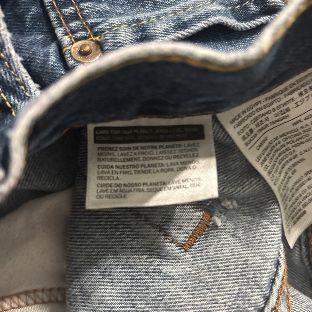 Levis 505 Blue Jeans Mens 36x34 Faded Light Wash Straight Work Pants - Picture 16 of 16